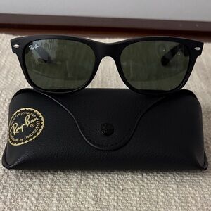 Ray-Ban Black Sunglasses
